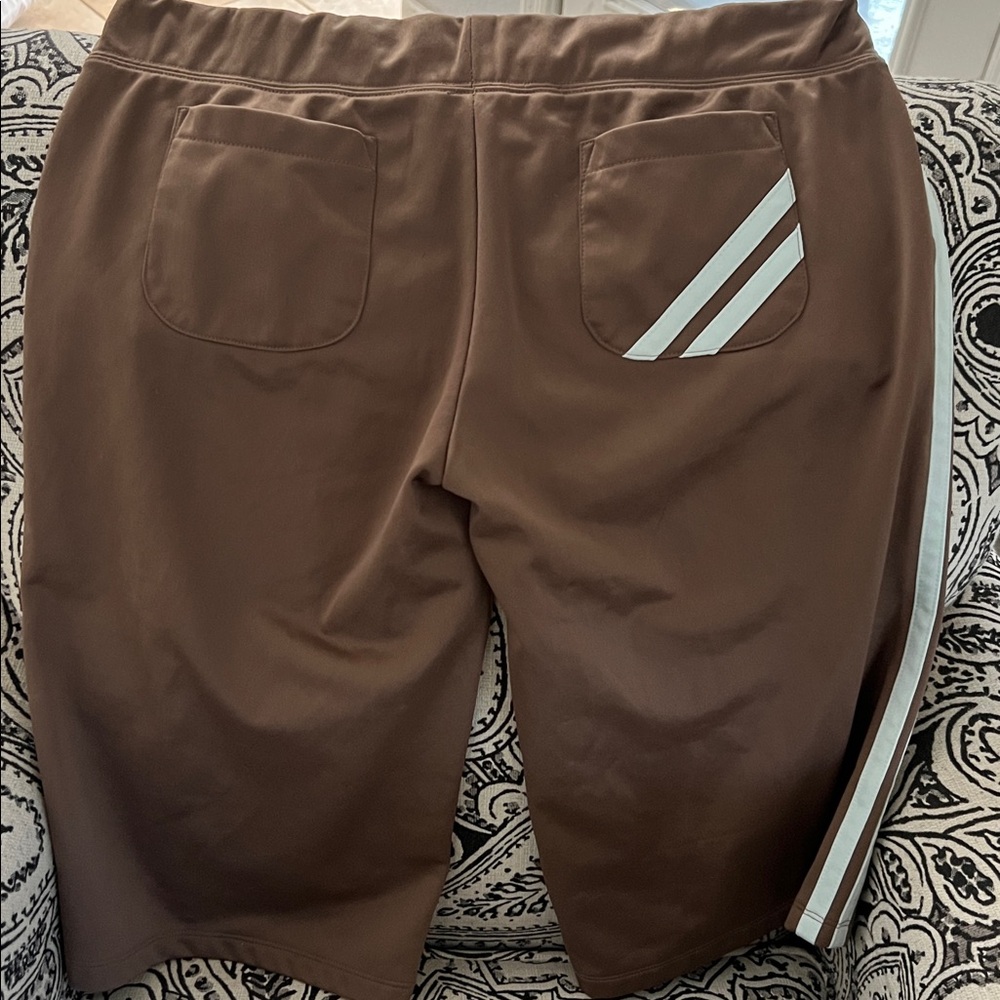 Y2K vintage Juicy Couture Brown Hoodie with Zip and matching shorts. - Picture 5 of 7
